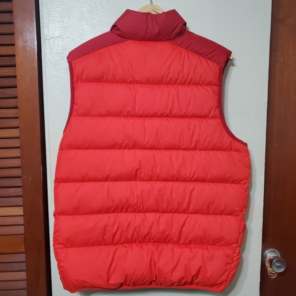 SOLD...Nike Windrunner Vest - Picture 5 of 10